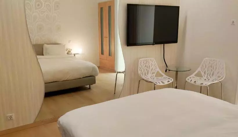 Chambre Standard, Mirada