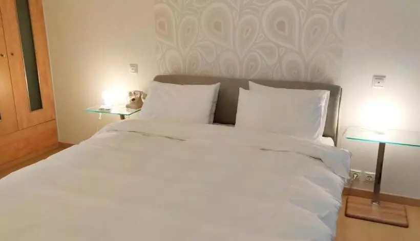 Chambre Standard, Mirada
