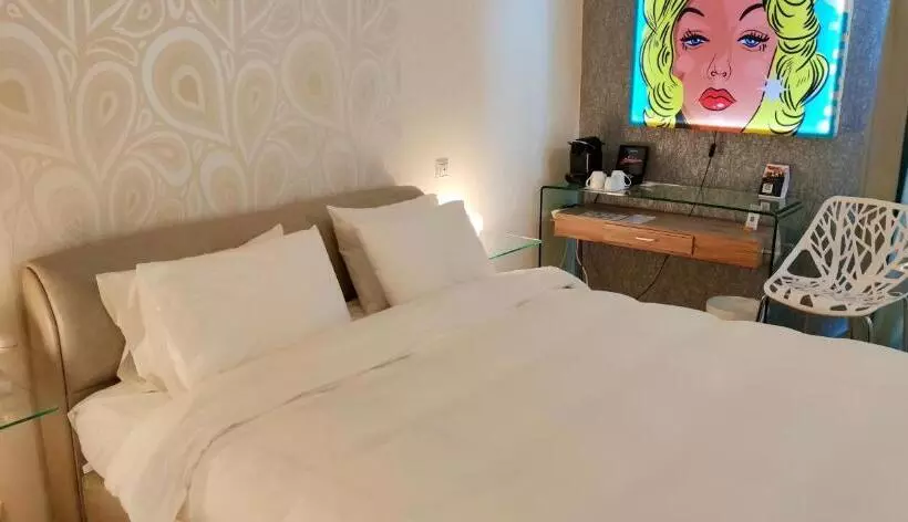 Chambre Standard, Mirada
