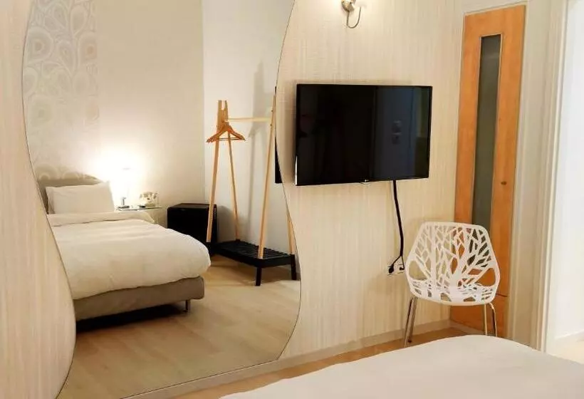 Chambre Standard, Mirada