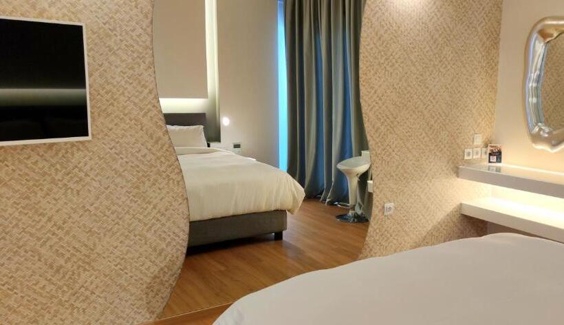 غرفة ديلوكس, Mirada