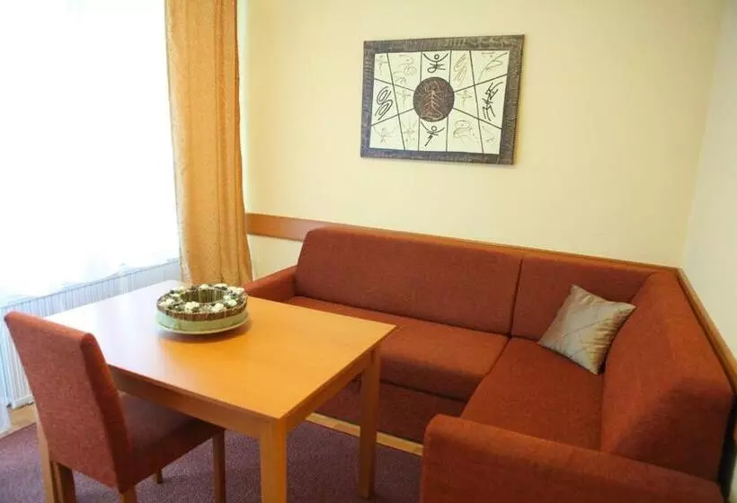 Apartament 2 Dormitoris, Napsugár