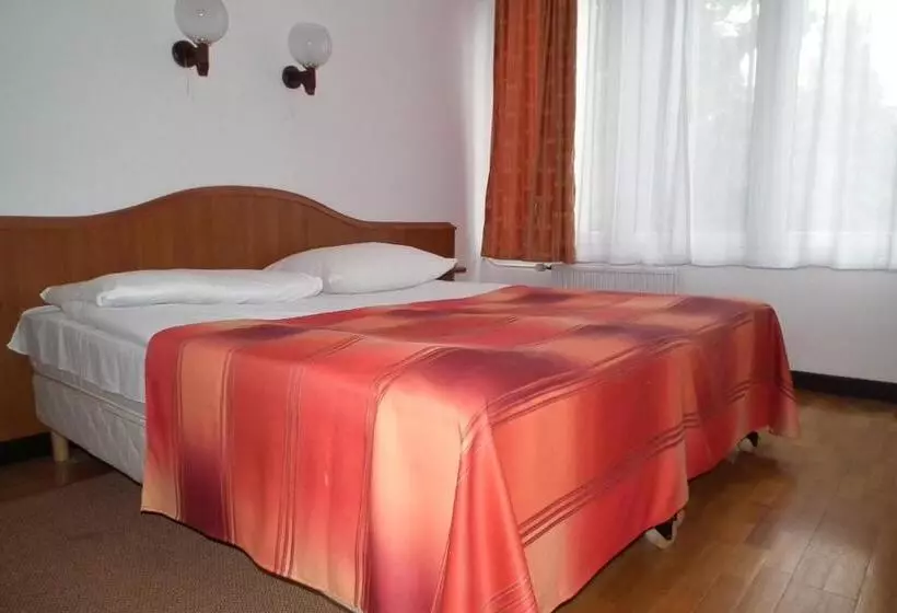Apartament 2 Dormitoris, Napsugár