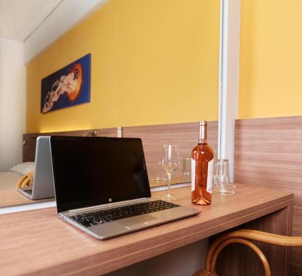 Четырехместный номер Премиум, Pavlou