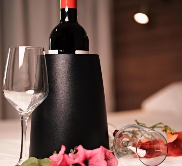 Четырехместный номер Премиум, Pavlou