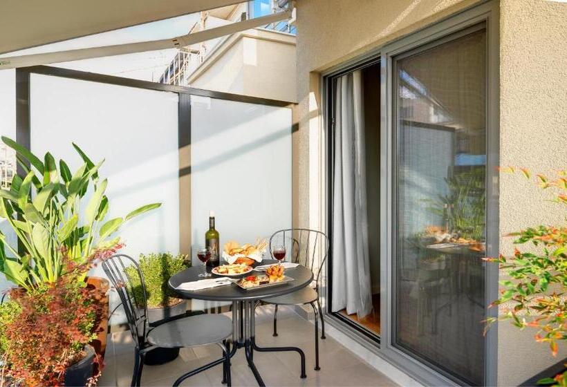 Quarto Superior com Terraço, Phidias Piraeus