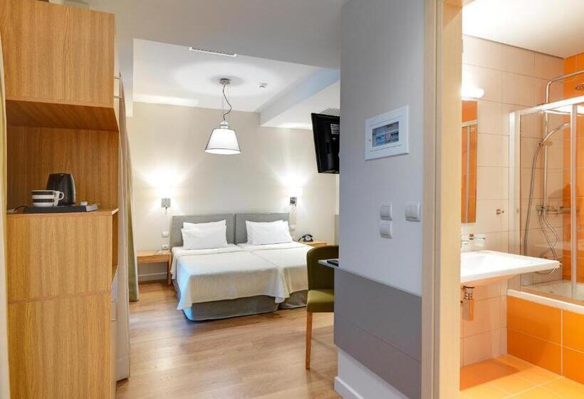 수피리어 트리플 룸, Phidias Piraeus