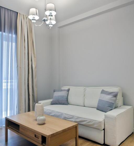 4인용 수피리어 룸, Phidias Piraeus