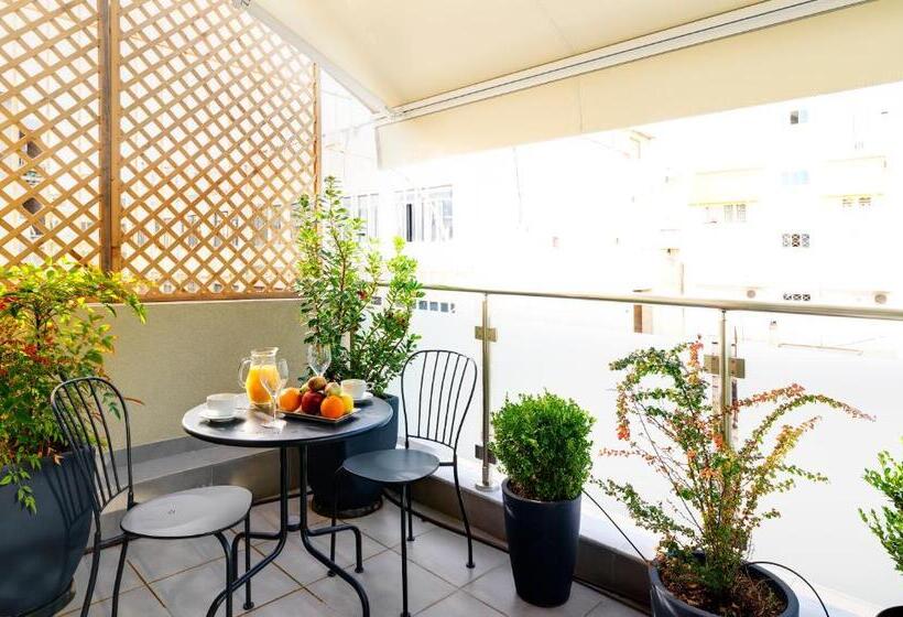 Quarto Superior com Terraço, Phidias Piraeus