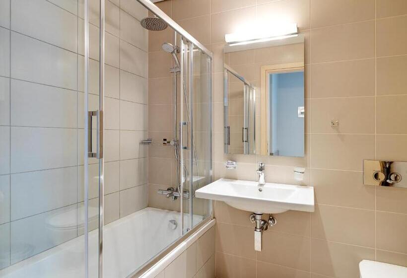 수피리어 테라스 룸, Phidias Piraeus