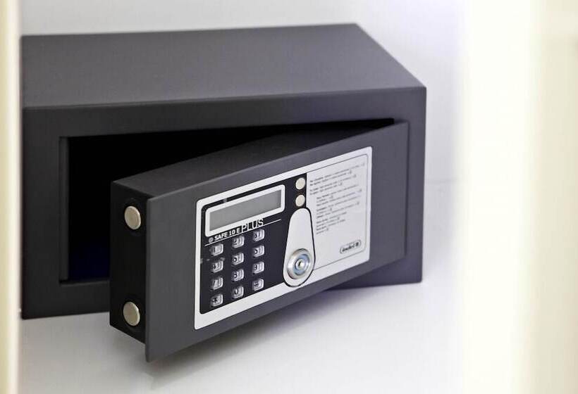 스탠다드 트리플 룸, Phidias Piraeus