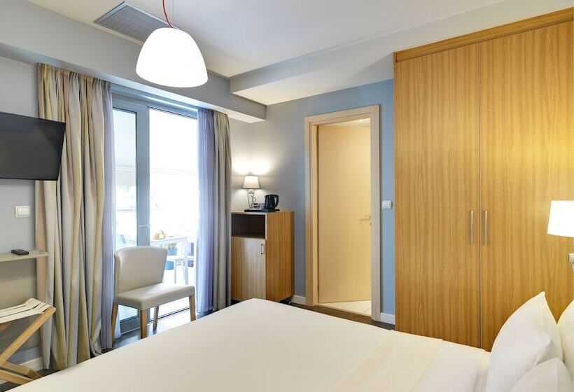 수피리어 테라스 룸, Phidias Piraeus