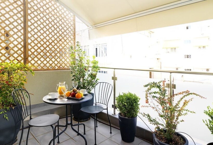 Quarto Superior com Terraço, Phidias Piraeus