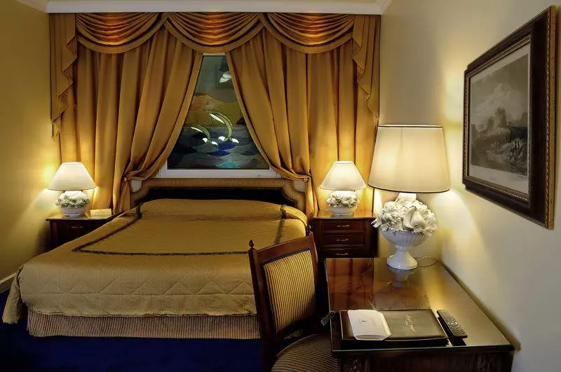 اتاق اینتریور یک تخته, Royal Olympic