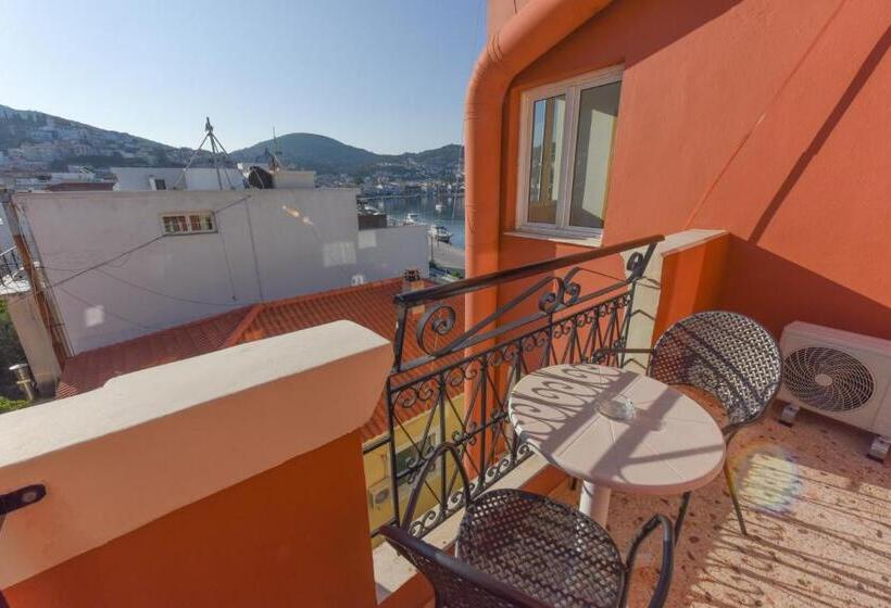 اتاق کامفورت با چشمانداز کنار دریا, Samos City