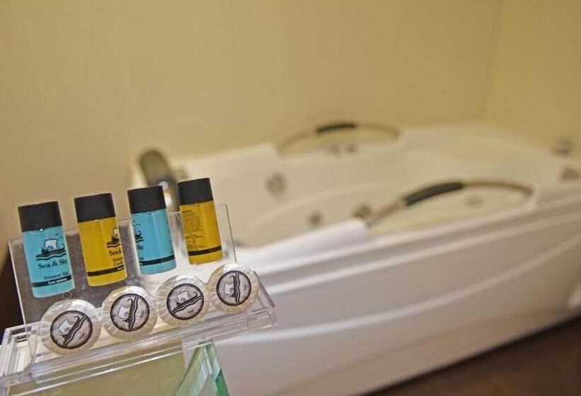 سوییت سوپریور با چشمانداز دریا, Samos City