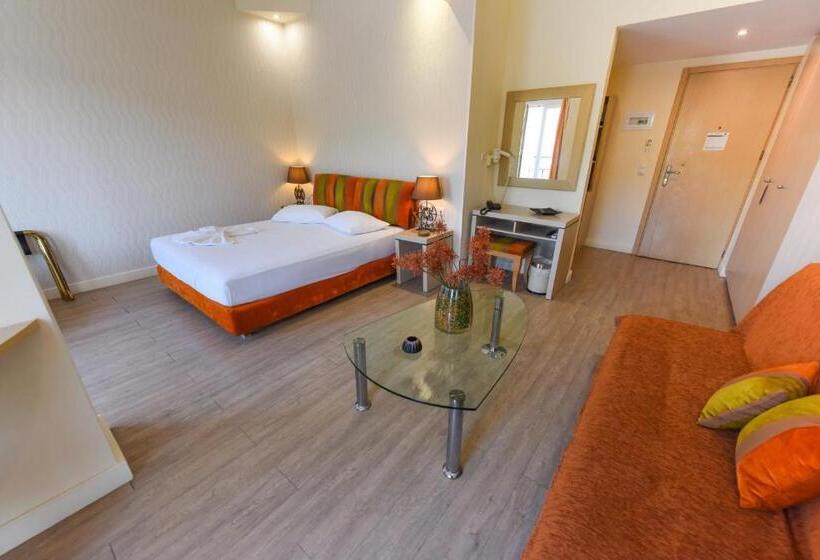 سوییت سوپریور با چشمانداز دریا, Samos City