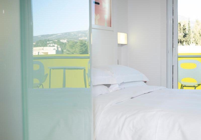 חדר סטנדרט, Semiramis