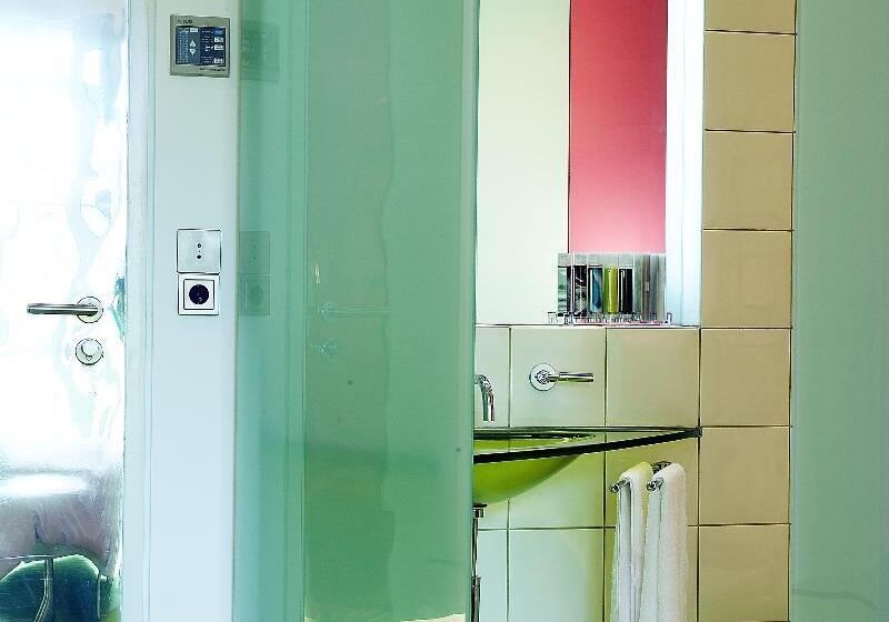 חדר סטנדרט, Semiramis