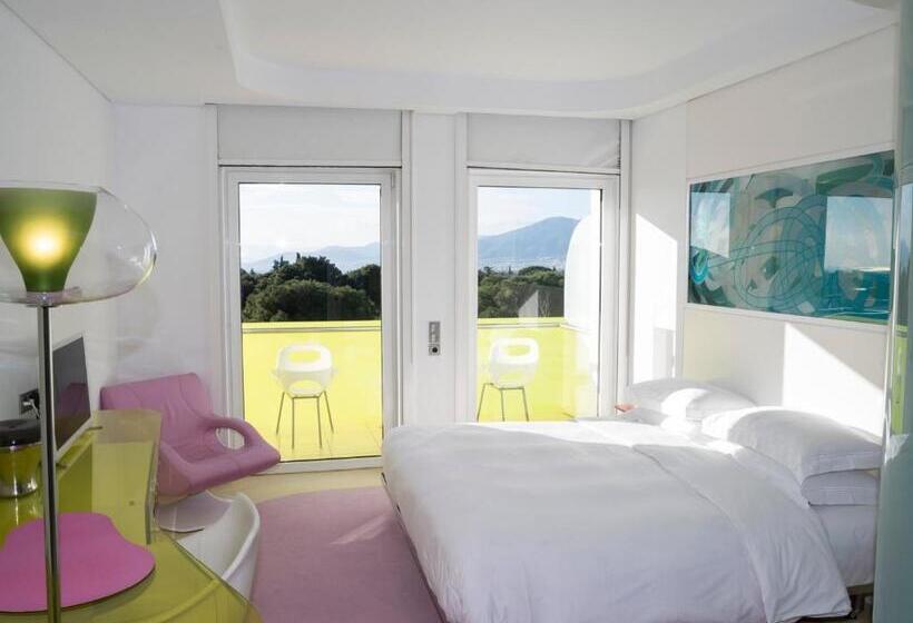 חדר סופריור, Semiramis