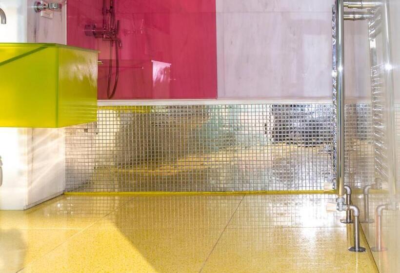 סוויטת פנטהאוז, Semiramis