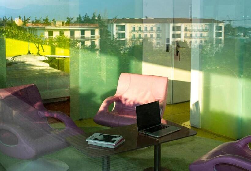 סוויטת פנטהאוז, Semiramis