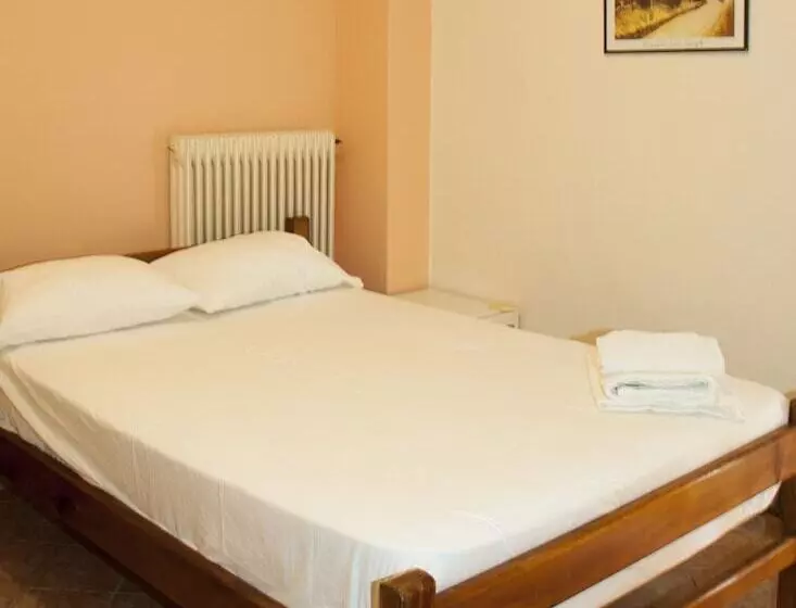 スタンダードシングルルーム, Stavrodromi