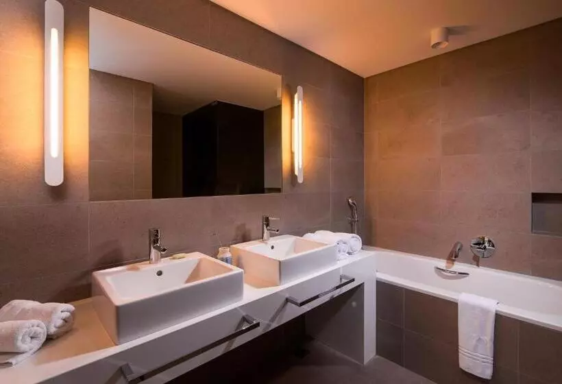 سوییت خانوادگی, Kernos Beach Hotel & Bungalows
