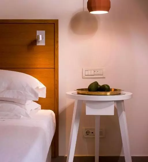 سوییت خانوادگی, Kernos Beach Hotel & Bungalows