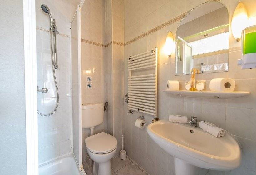 اتاق استاندارد, Korona Panzió Budapest