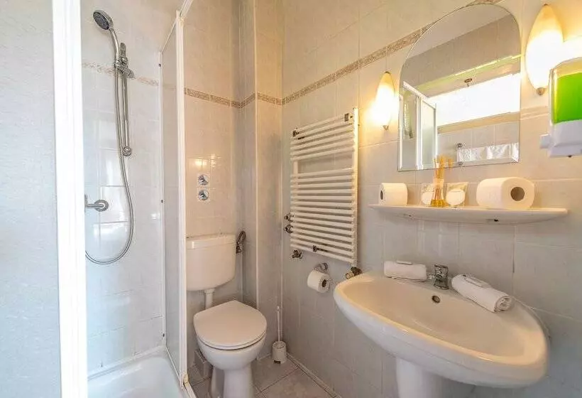 اتاق استاندارد, Korona Panzió Budapest