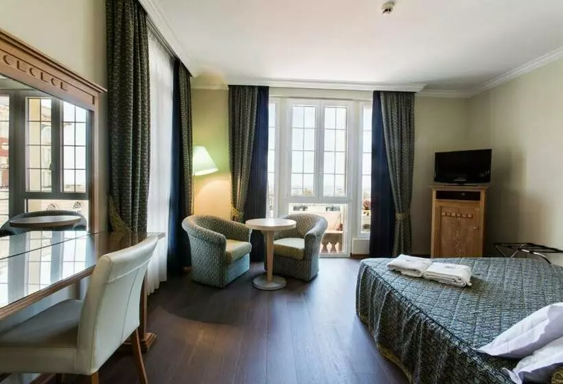 اتاق لوکس, Grand Hotel Cesenatico
