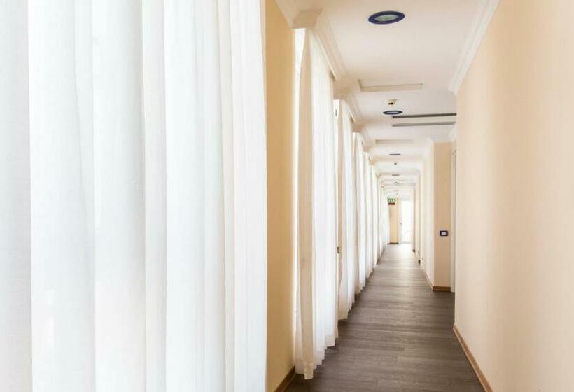 Номер Deluxe, Grand Hotel Cesenatico