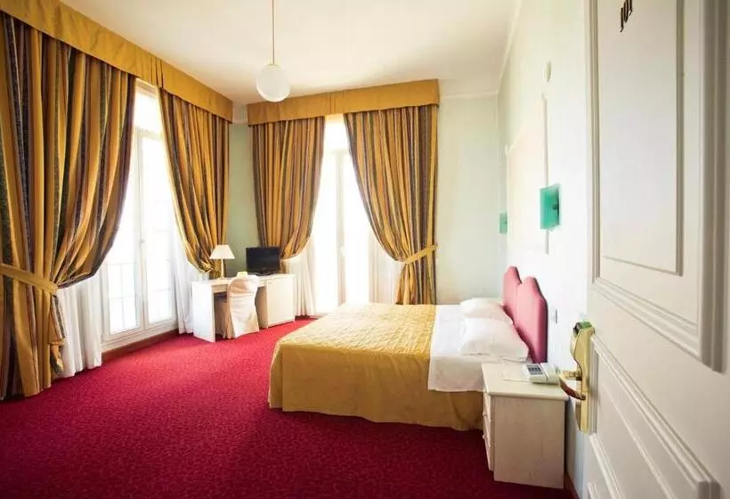 سوئیت خانواده 2 خوابه, Grand Hotel Cesenatico
