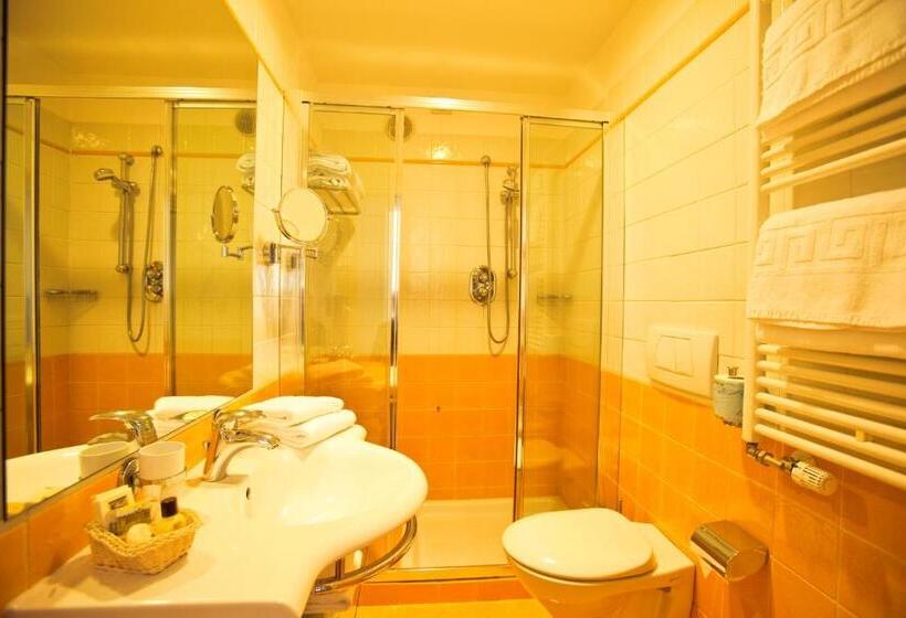 Люкс Семейный 2 Спальни, Grand Hotel Cesenatico
