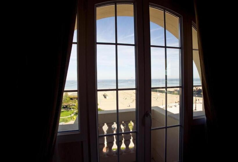 Люкс Семейный 2 Спальни, Grand Hotel Cesenatico