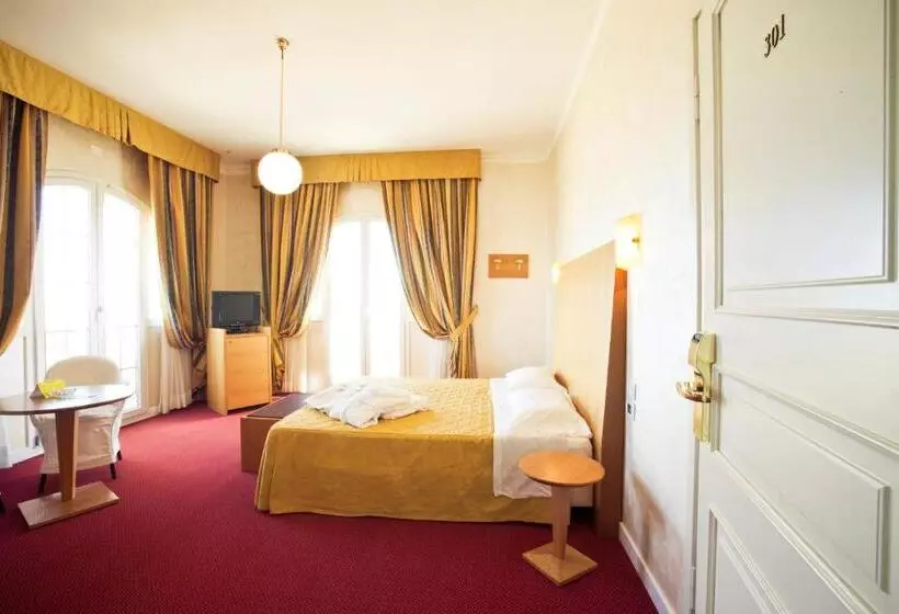 سوئیت خانواده 2 خوابه, Grand Hotel Cesenatico