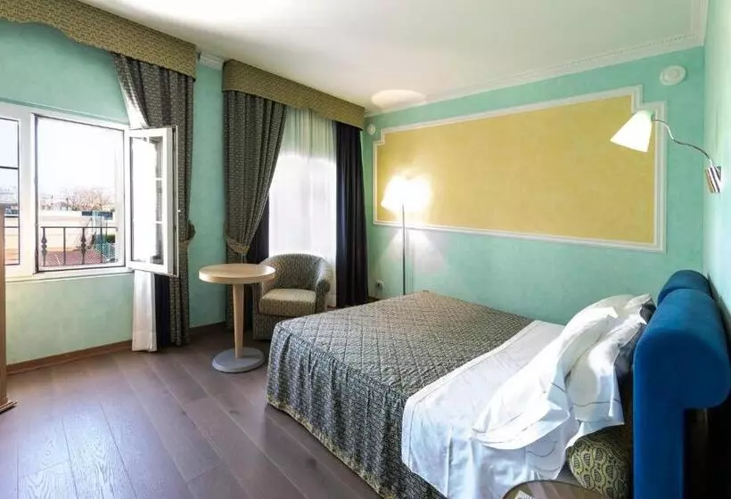 اتاق استاندارد یک نفره, Grand Hotel Cesenatico