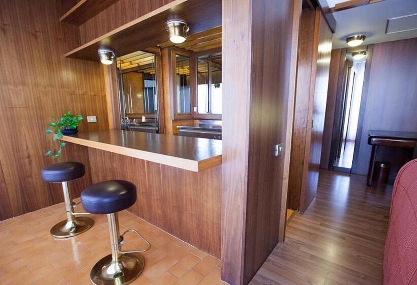 バルコニー付きジュニアスイート, Grand Hotel Elite