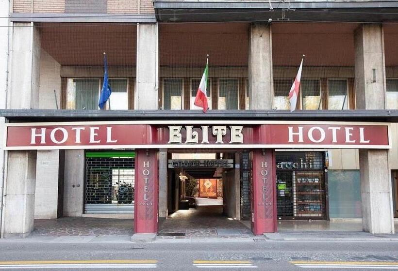 标准三人间, Grand Hotel Elite