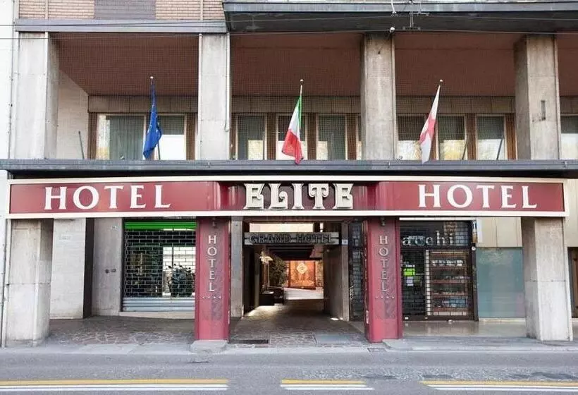 اتاق استاندارد سه نفره, Grand Hotel Elite