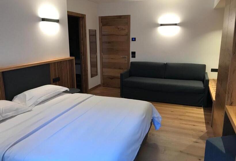 Полулюкс Повышенной Комфортности, Alla Posta Famiglia Pra Dal 1866 A Caprile