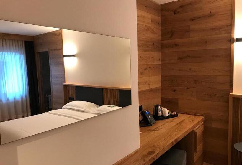 Люкс Повышенной Комфортности, Alla Posta Famiglia Pra Dal 1866 A Caprile