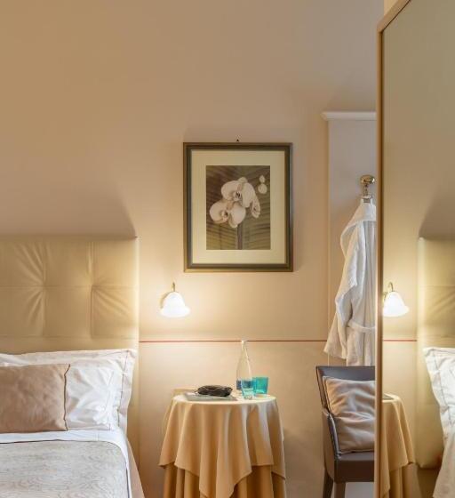 エコノミールーム, Ambasciatori