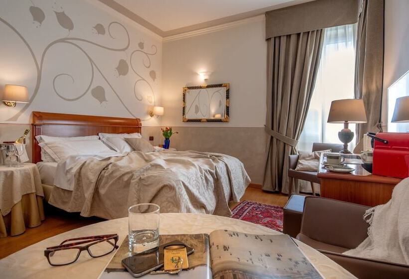 スーペリアールーム, Ambasciatori