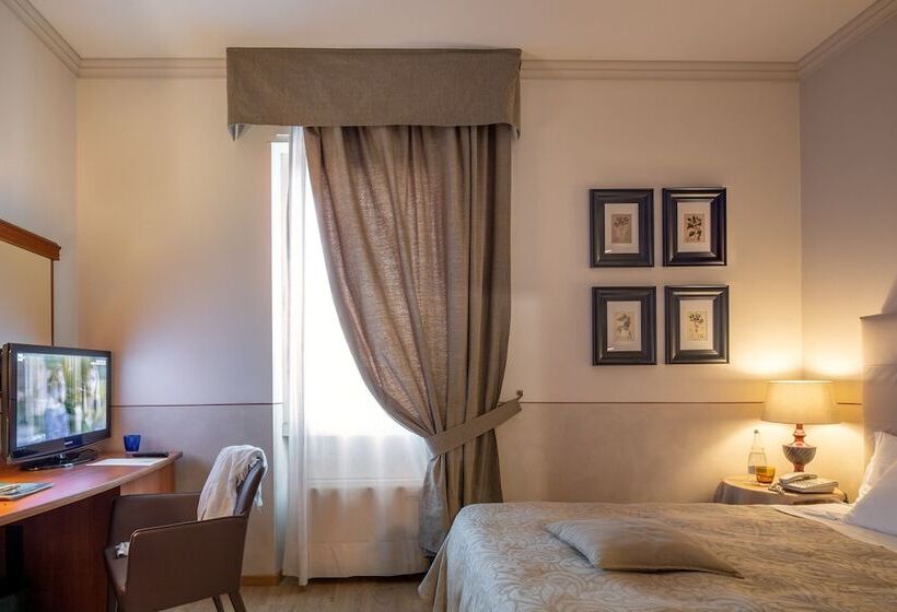 スタンダードトリプルルーム, Ambasciatori