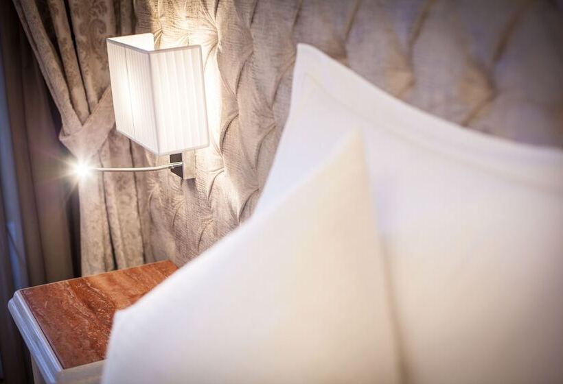 クラシックルーム, Aurelia