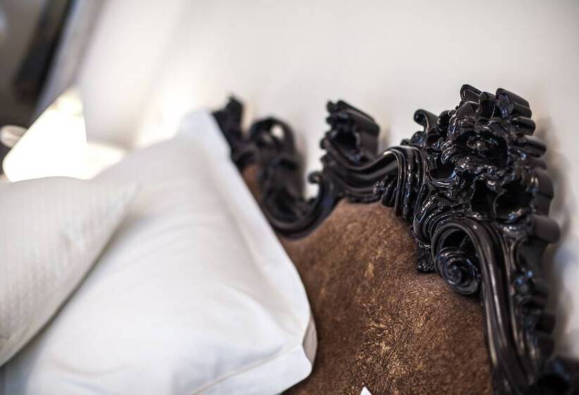 デラックストリプルルーム, Aurelia