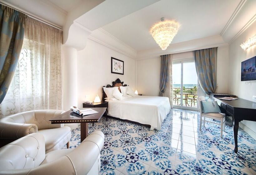 デラックストリプルルーム, Aurelia