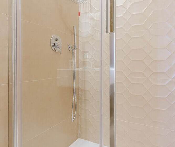 חדר דלוקס, Boston